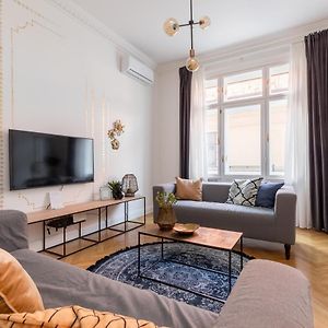 Style & Harmony In The Absolute Center Of Budapest