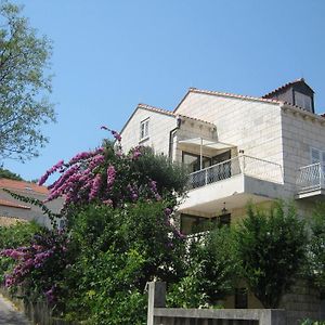 Apartments And Rooms Artemida