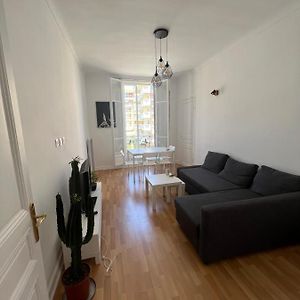 Appartement à 2 Chambres à Coucher