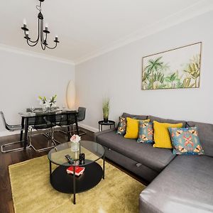 Appartement à 2 Chambres à Coucher