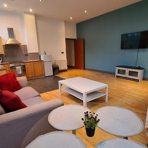 Spacious, bright&airy city centre flat. Unique converted Mill.