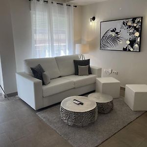 Appartement à 2 Chambres à Coucher