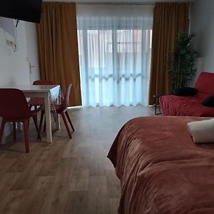 2 Lys Orleans Downtown, Free Secure Parking