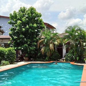 Villa Sisavad Guesthouse