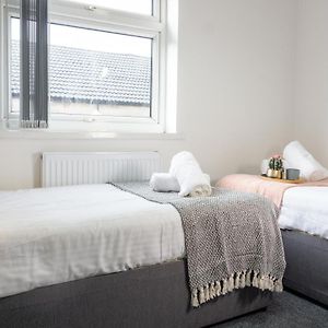 Heyes House - Air Host & Stay - Free Parking