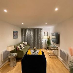 Fabulous 2 Bed Apartment In Vauxhall