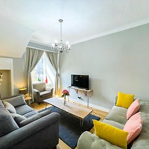 Appartement à 3 Chambres à Coucher