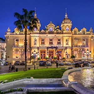 New Designer Studio Next To Casino Square With Ac & Internet