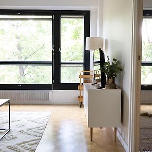 2Ndhomes City Center 2Br Kaisaniemi Park Apartment With Balcony