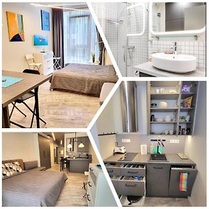 Happy Inn Laime Studio, Self Check-In-24-7, A-C, Parking-In-The-Underground-Garage