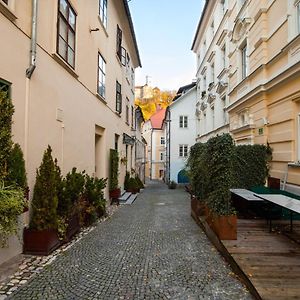 Retro Tour As Ljubljana Central Apartment Behind University - Step Away From Ljubljanica River