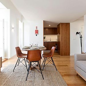 Stunning Duplex Near River By Lovelystay
