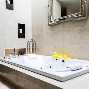 Villa avec Piscine à 3 Chambres à Coucher