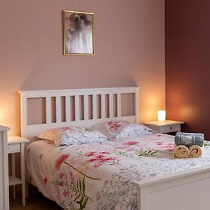 LOC TROTTEUR LE PIVOINE Studio Grand confort, Gare SNCF de Lourdes
