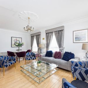 Appartement de Luxe à 2 Chambres à Coucher