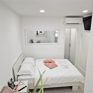 Room M&M