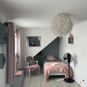 Chambre celia lits séparées chez l habitant