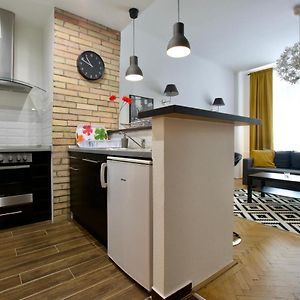 Standard Apartment By Hi5 - Center Of City Center