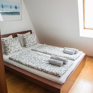 Appartement à 3 Chambres à Coucher