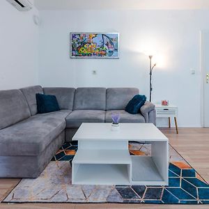 Apartment Nika Solitudo