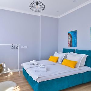 - The Blue Apartment - 1Bd With Artistic Interior Design By Flat Mаnager