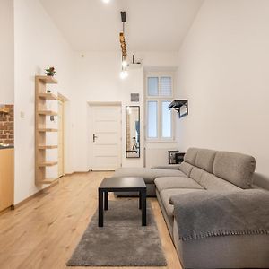 Appartement à 2 Chambres à Coucher