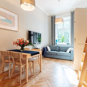Appartement à 2 Chambres à Coucher