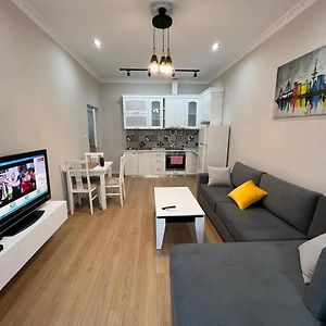 Leti Apartaments 21 Dhjetori Sc