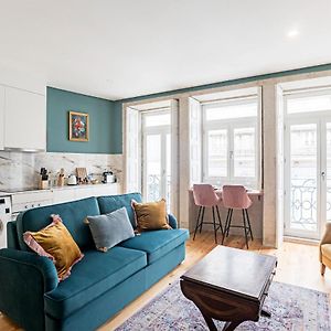 Turquoise Central Flat W Ac & Balcony By Lovelystay