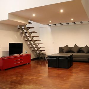 Cozy & Large Loft Famagosta