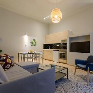 Deluxe Studio In Party District. Ak2B