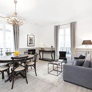 Appartement à 2 Chambres à Coucher
