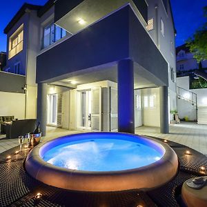 Apartment Allure