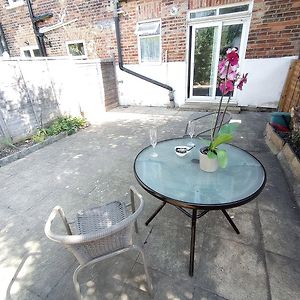 The Oak Studio -Self Contained One Bed Studio Flat
