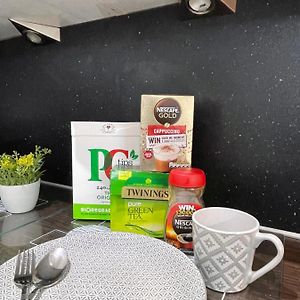 Wharf Inn Premier Apartment Central Manchester - Free Private Parking