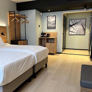 Chambre Accessible aux Personnes à Mobilité Réduite Standarde Double