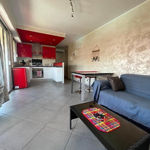 Superbe 2 Pièces Appartement à 5min de la Mer Free WIFI et PARKING