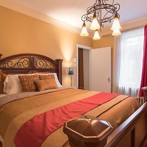 Suite à 2 Chambres à Coucher Lit Queen-Size