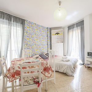 Sevilla Center Premium, Free Parking