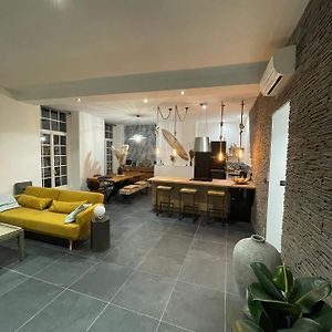 Appartement à 2 Chambres à Coucher