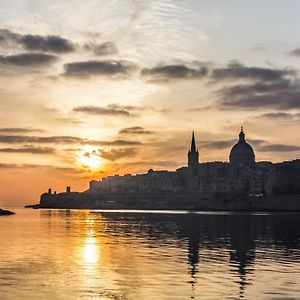 Luxurious 2BR Apartment in Valletta
