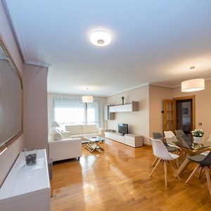 Appartement à 4 Chambres à Coucher