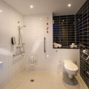 Chambre Standarde Lit Queen-Size avec Accès aux Personnes Handicapées