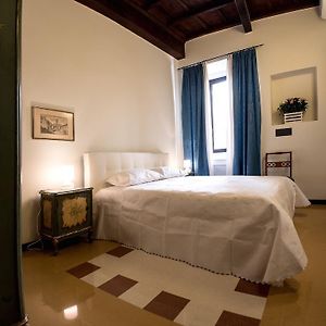 Chambre Budgétée Lit King-Size