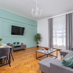 Brzozowa Apartments By Hostly