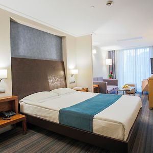 Housez Suites&Apartments Special Class