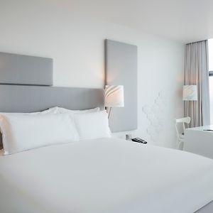 Chambre Confortable Lit Queen-Size