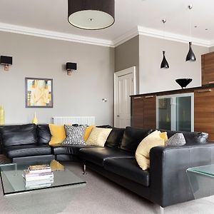 Appartement de Luxe à 2 Chambres à Coucher