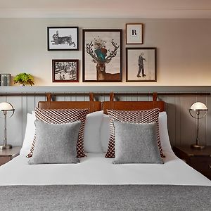 Chambre Accessible aux Personnes à Mobilité Réduite Lit Queen-Size