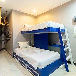Dormitory Room Mixed